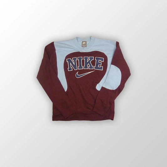 Nike sweater spell out reworked - Wine Red/Ice Blue XL, valt veel kleiner uit (M)